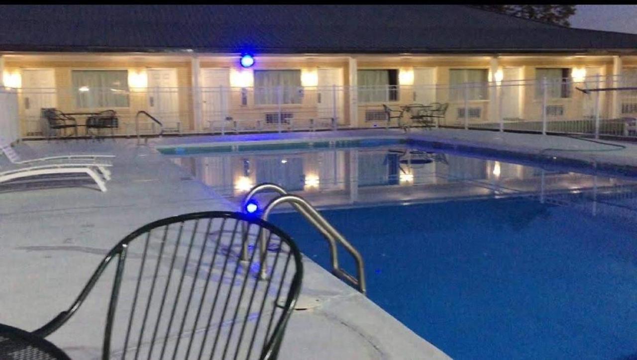 Stay Express Inn & Suites Demopolis מראה חיצוני תמונה